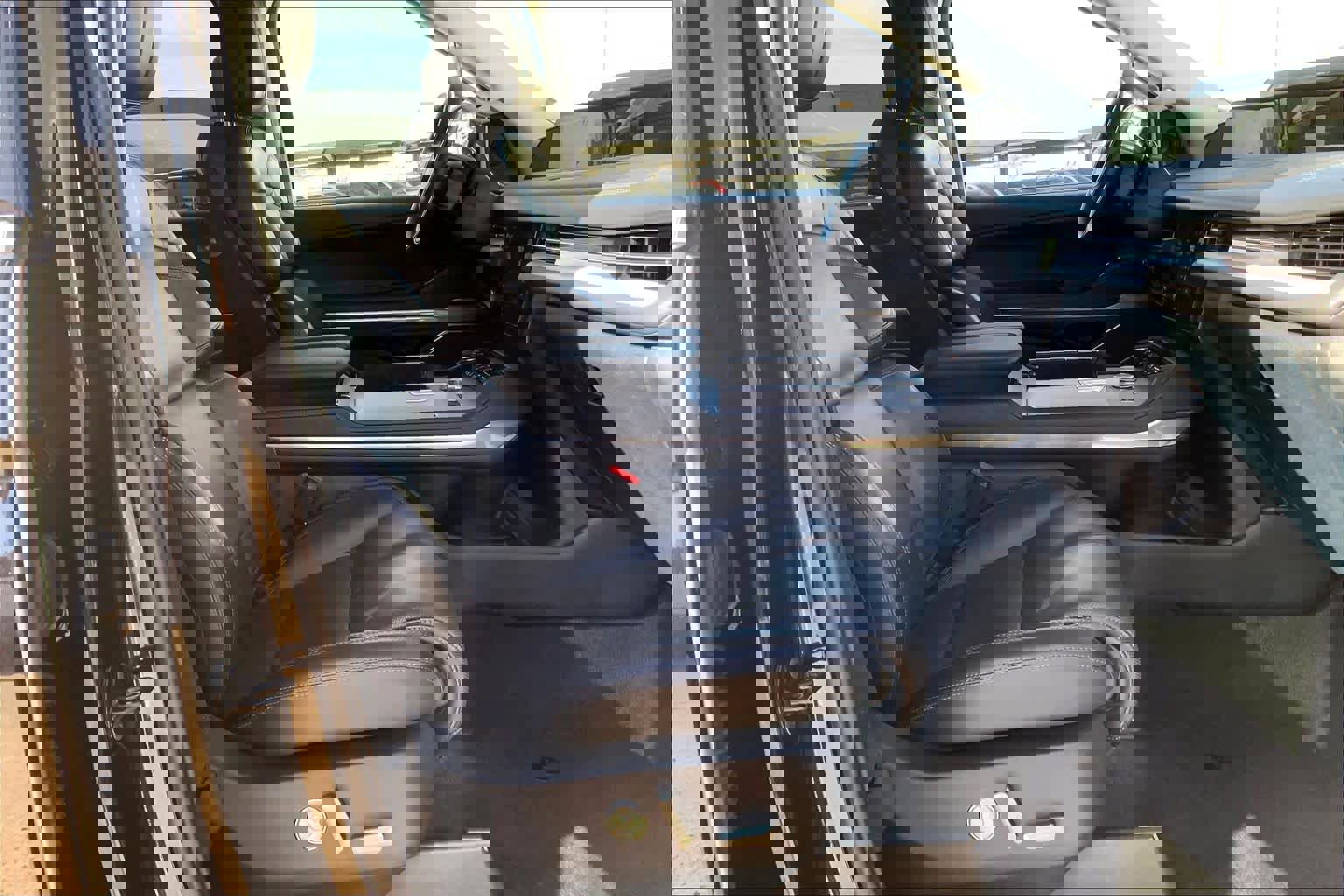 Used 2025 Lincoln Navigator Reserve AWD/4WD image 9