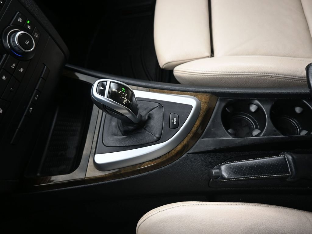 Used 2012 BMW 135i Convertible image 18