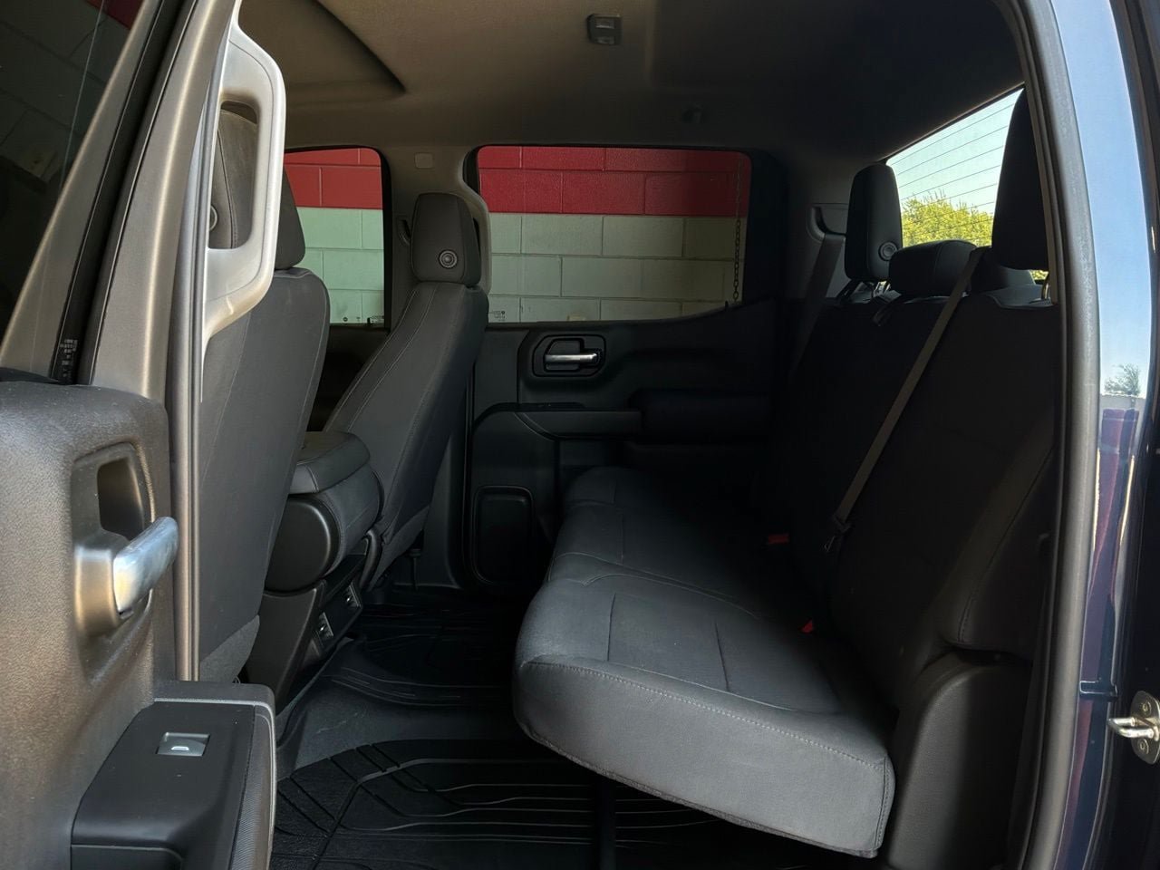 Used 2020 Chevrolet Silverado 1500 Custom w/ Custom Value Package RWD image 12
