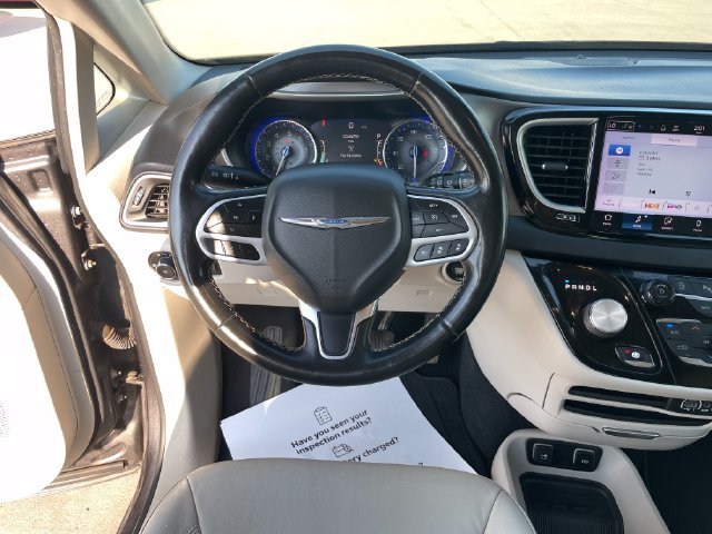 Used 2021 Chrysler Pacifica Touring-L FWD image 24