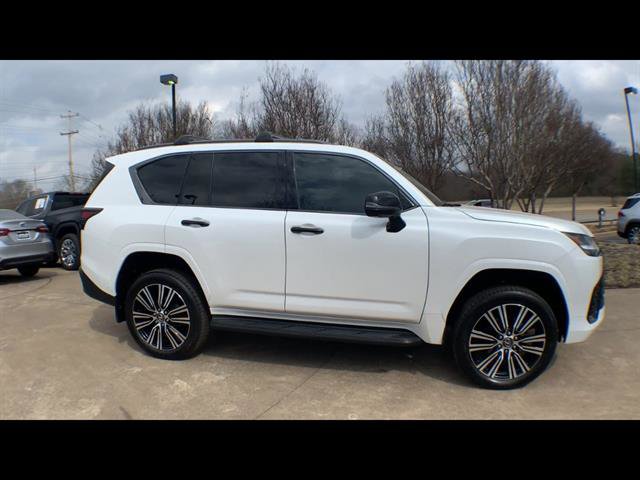 Certified 2025 Lexus LX 700h Luxury w/ Appearance Package image 9