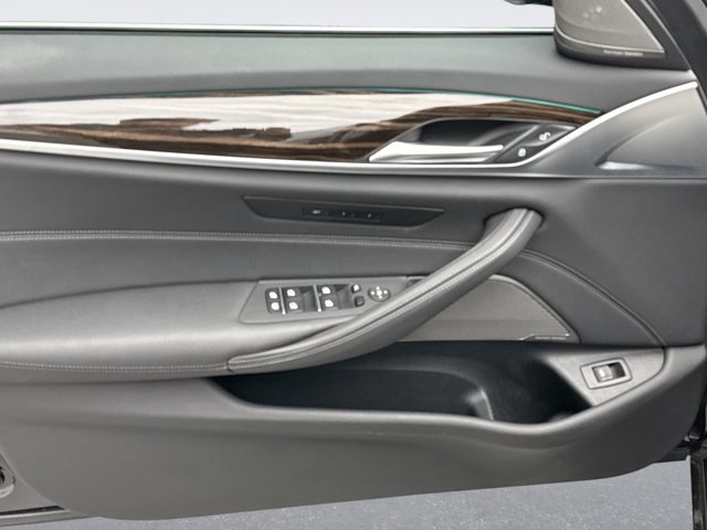 Used 2023 BMW 530i xDrive w/ Executive Package image 9