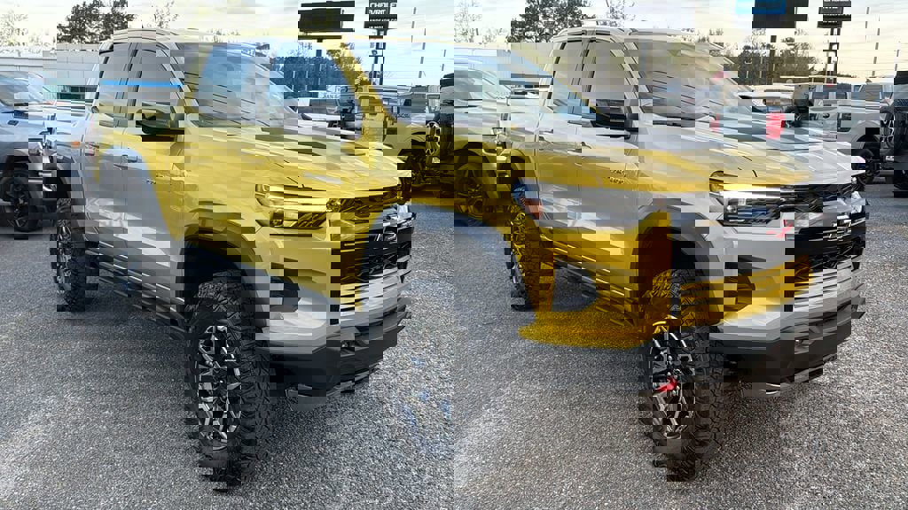 Certified 2023 Chevrolet Colorado ZR2 w/ ZR2 Convenience Package III image 2