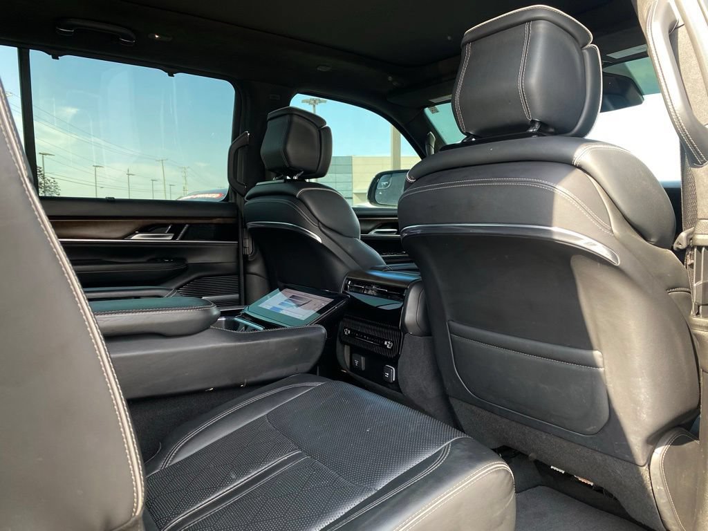 Used 2022 Jeep Grand Wagoneer Series II AWD/4WD image 25