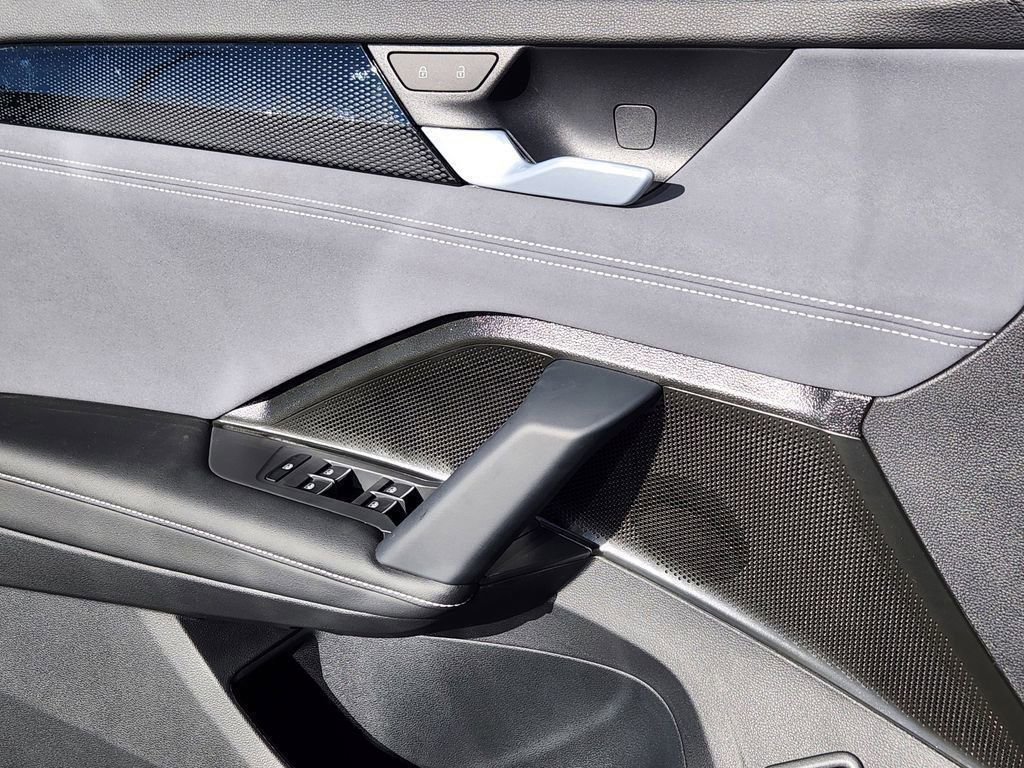 New 2026 Volkswagen Tiguan SE image 14