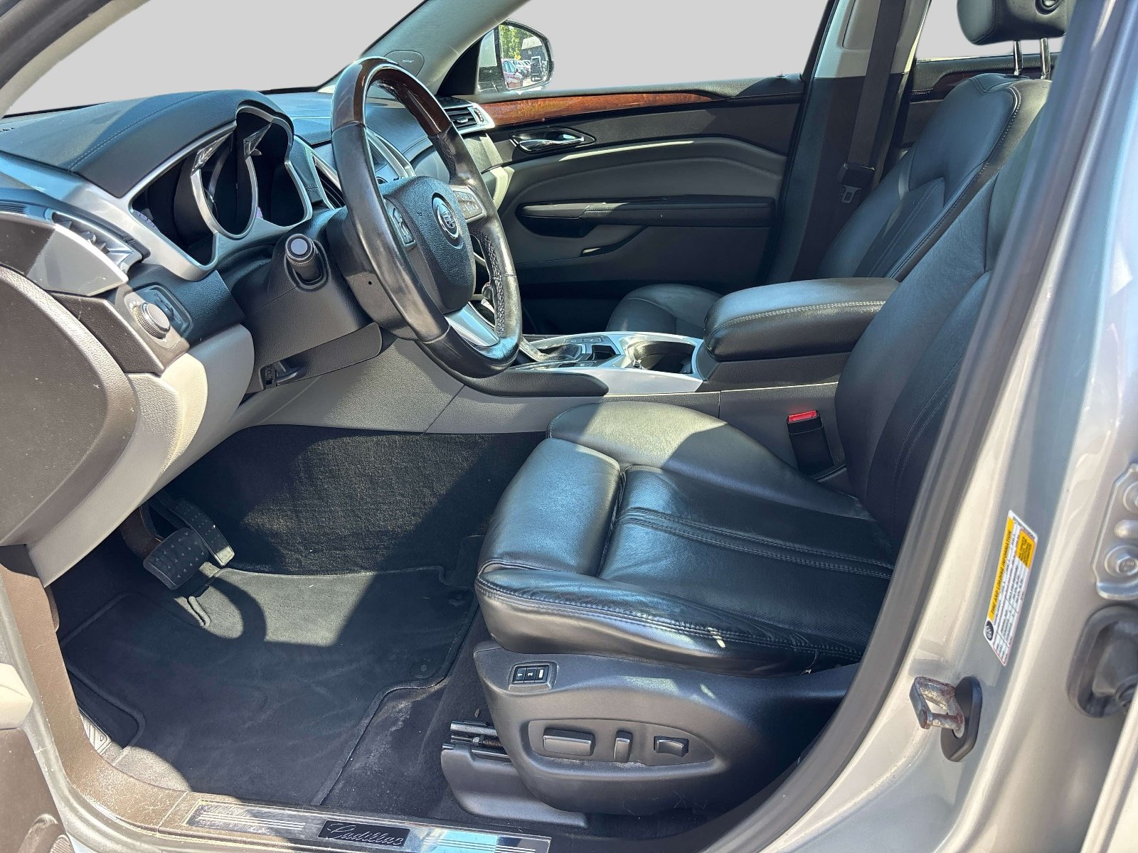 Used 2011 Cadillac SRX Luxury FWD image 8