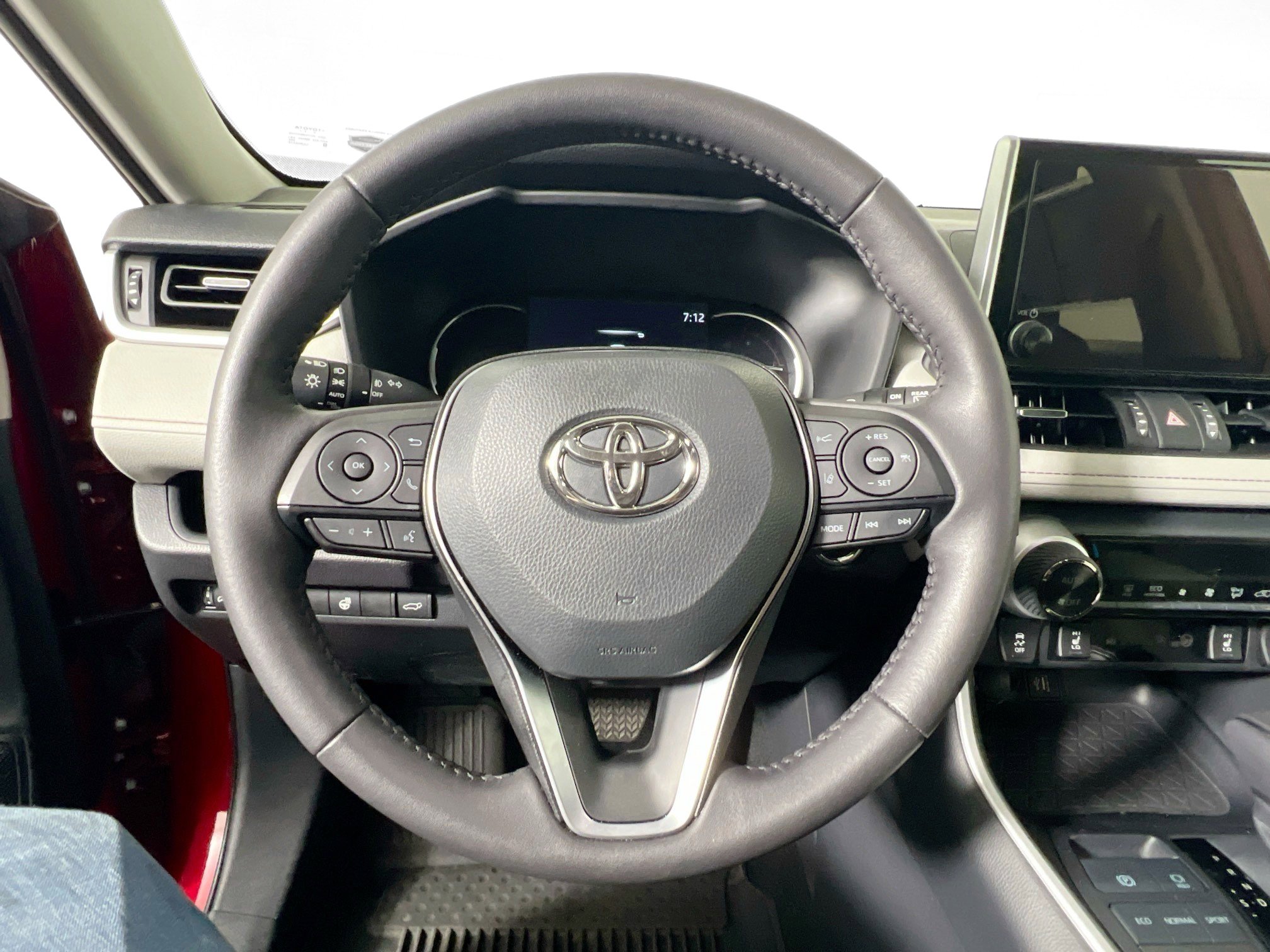 Used 2025 Toyota RAV4 XLE Premium w/ Weather Package FWD image 17