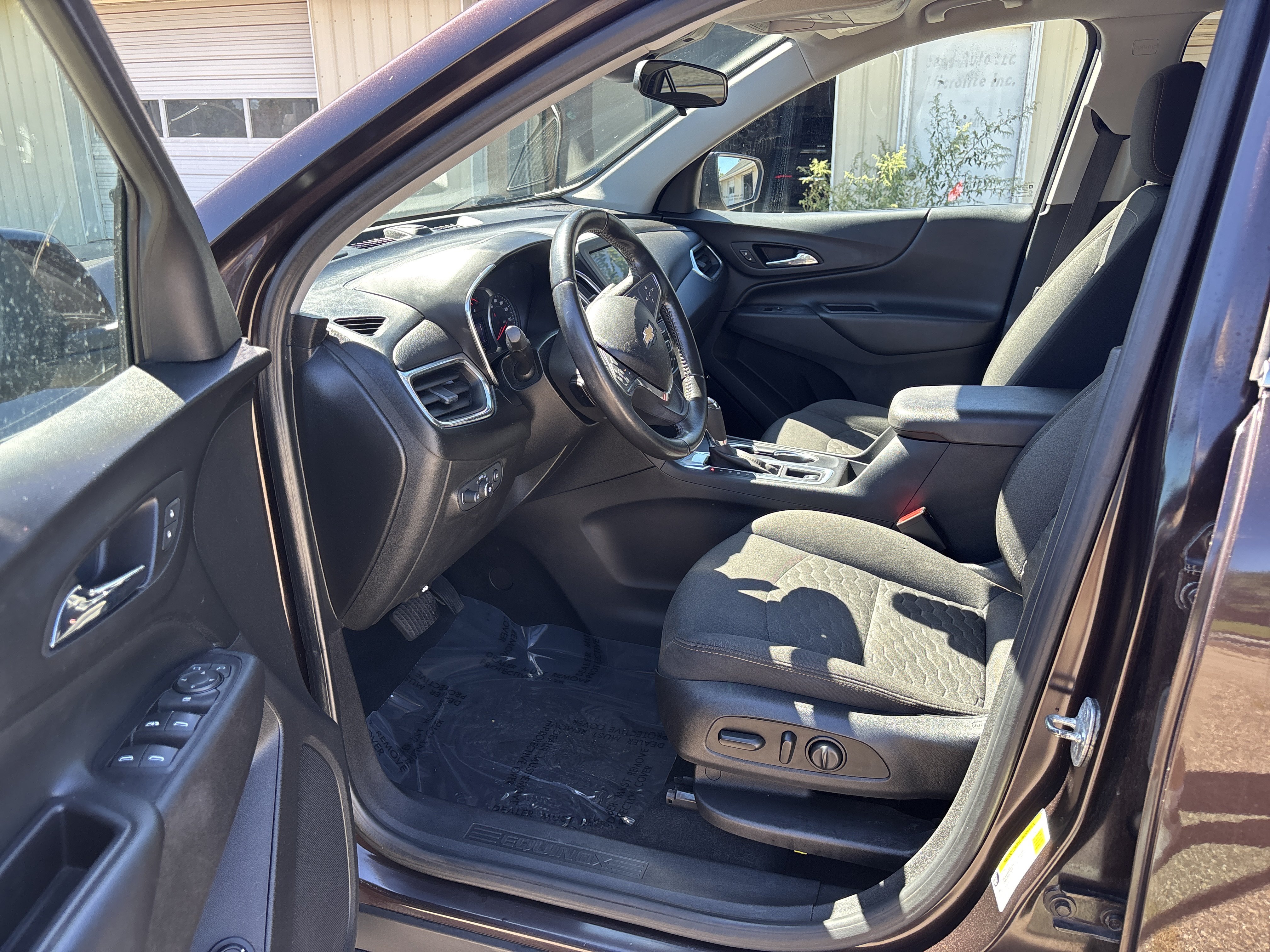 Used 2020 Chevrolet Equinox LT FWD image 12
