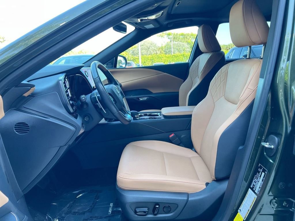 Certified 2025 Lexus RX 350 Premium w/ Accessory Package (Z1) image 12