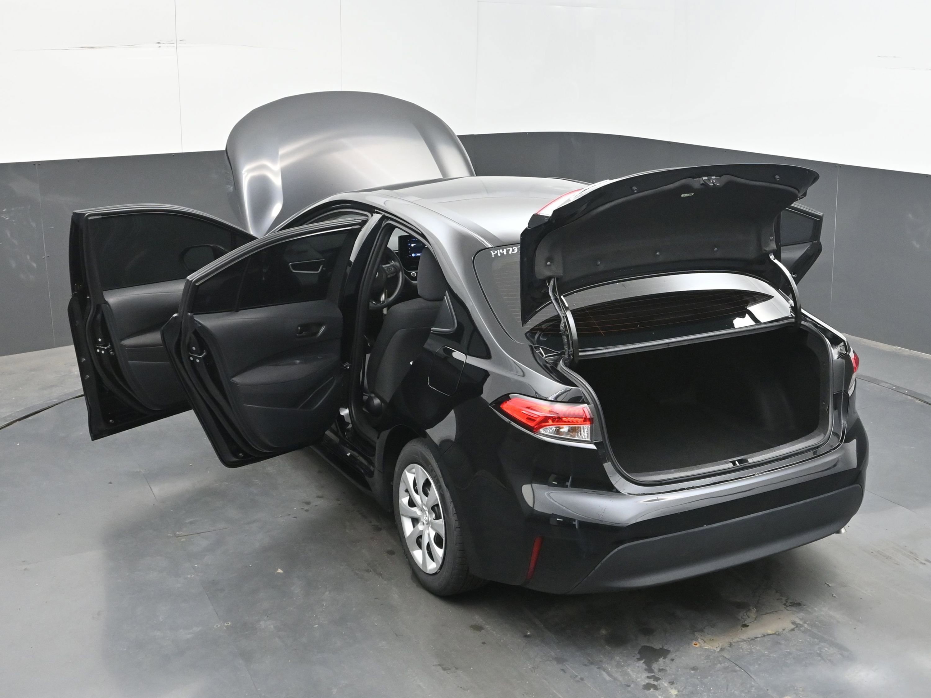 Used 2025 Toyota Corolla LE FWD image 44