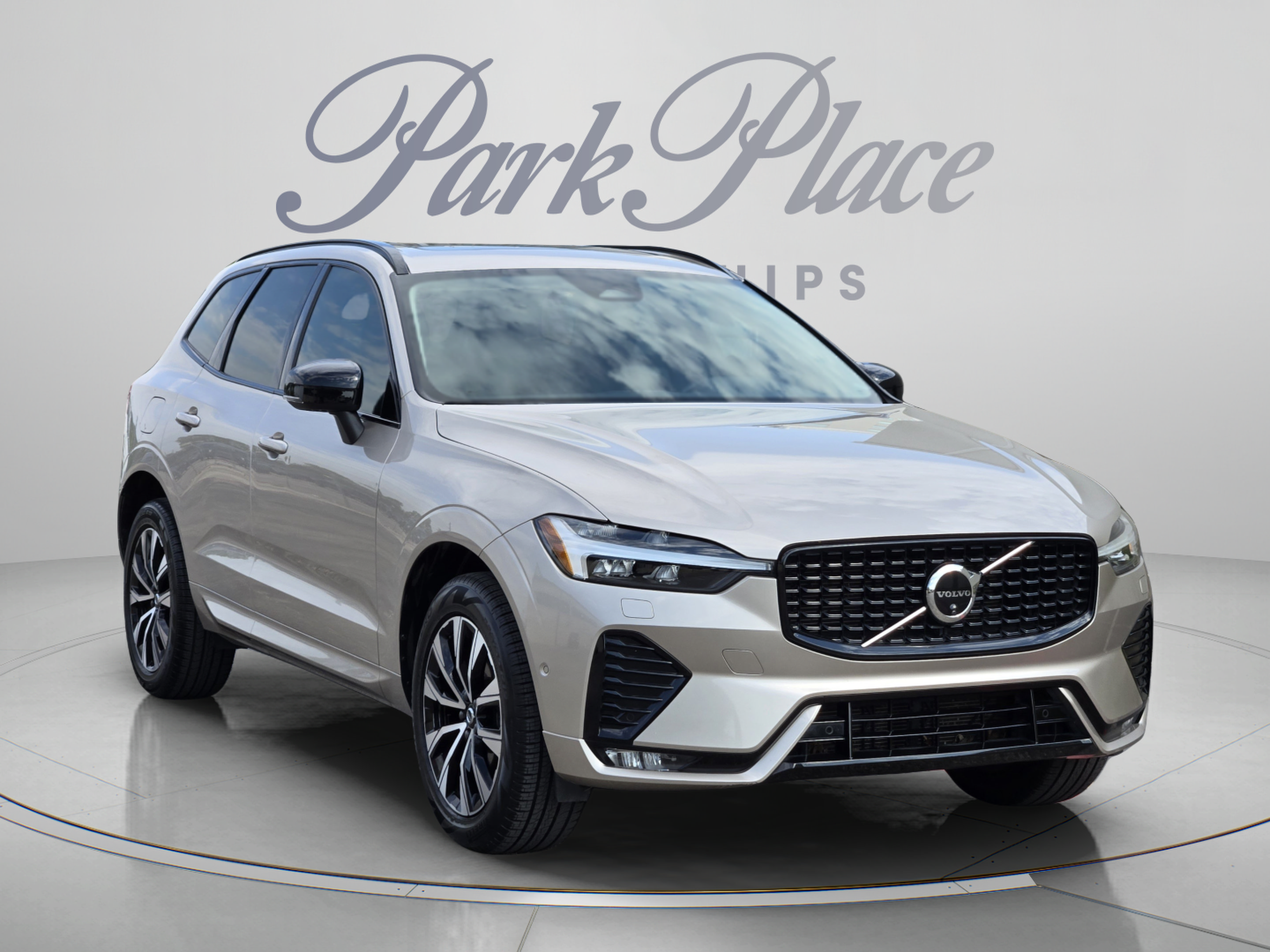 Used 2024 Volvo XC60 B5 Plus w/ Protection Package Premier AWD/4WD image 8