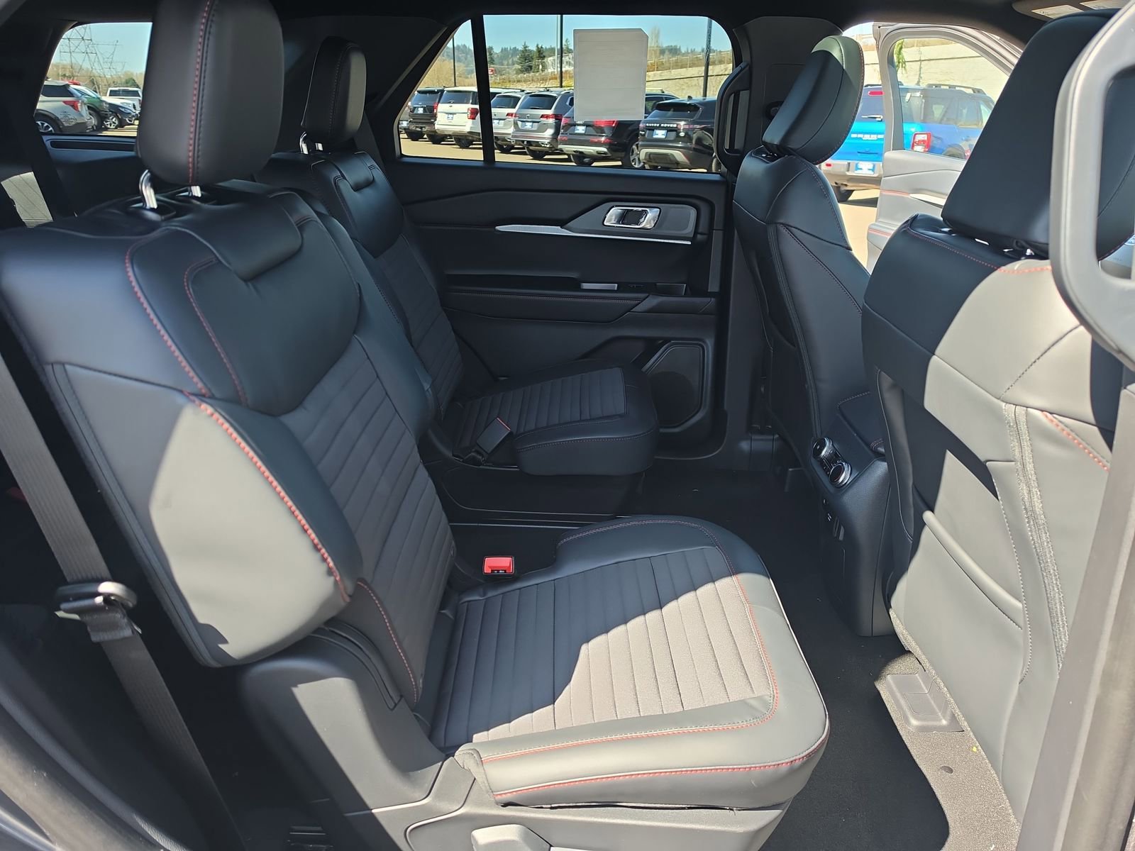 New 2026 Ford Explorer ST-Line w/ ST-Line Street Pack image 19