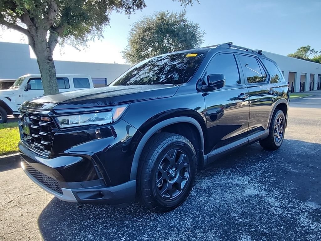 Used 2024 Honda Pilot TrailSport image 8