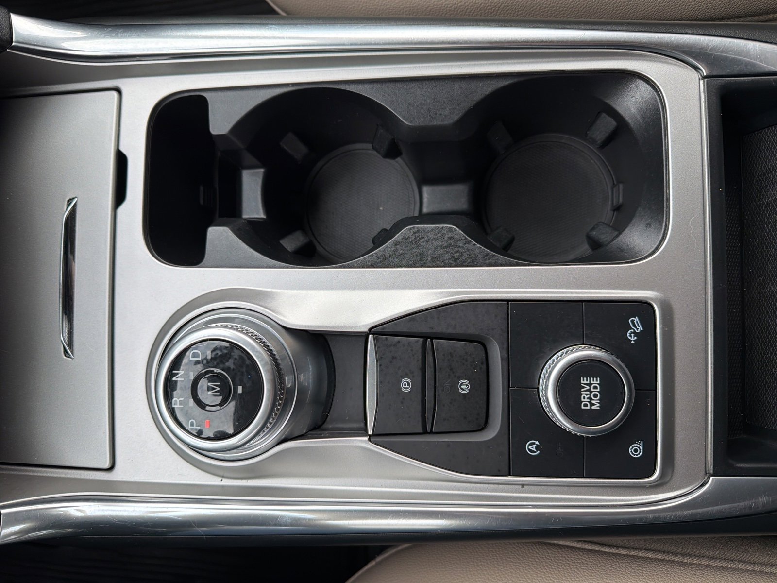 Used 2020 Ford Explorer XLT w/ Equipment Group 202A image 34