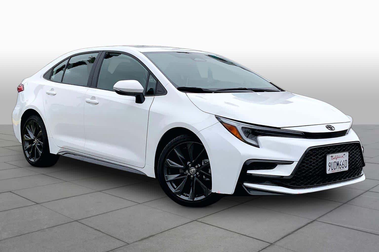 Certified 2025 Toyota Corolla SE w/ SE Premium Package FWD image 2