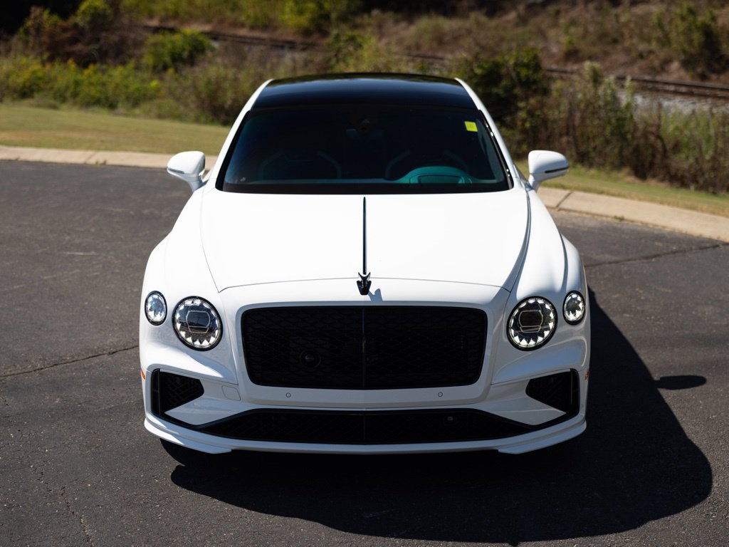 Used 2025 Bentley Flying Spur Plug-In Hybrid AWD/4WD image 16
