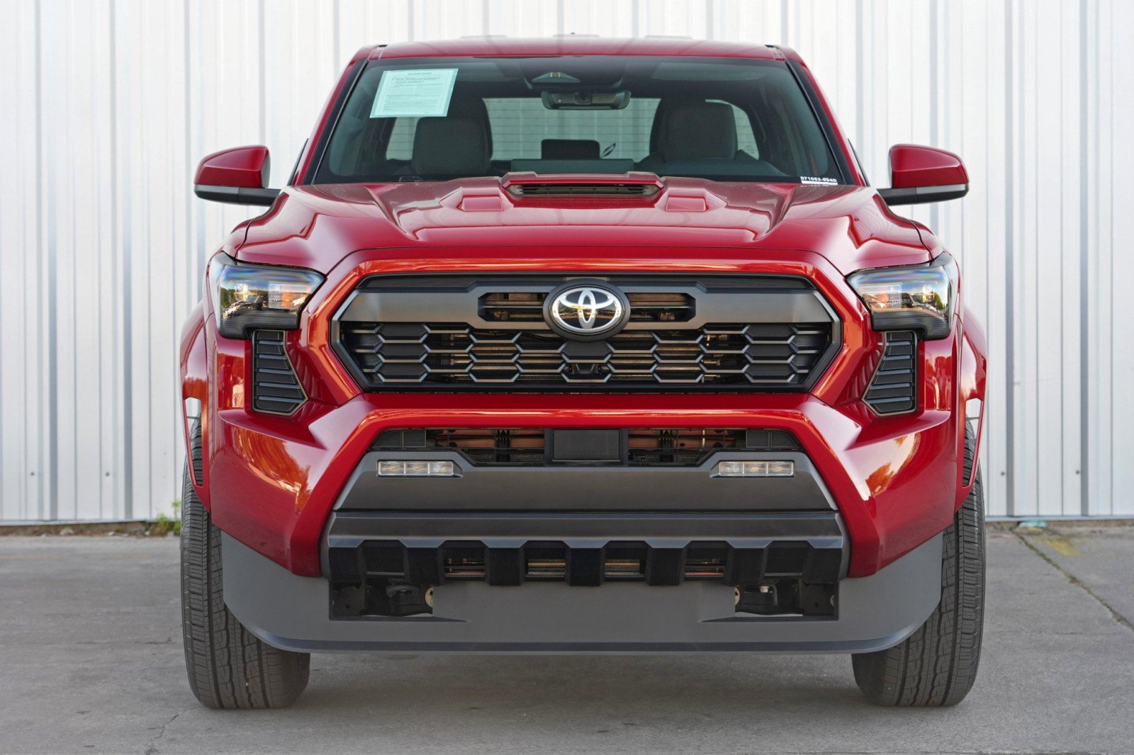 Used 2025 Toyota Tacoma TRD Sport AWD/4WD image 7