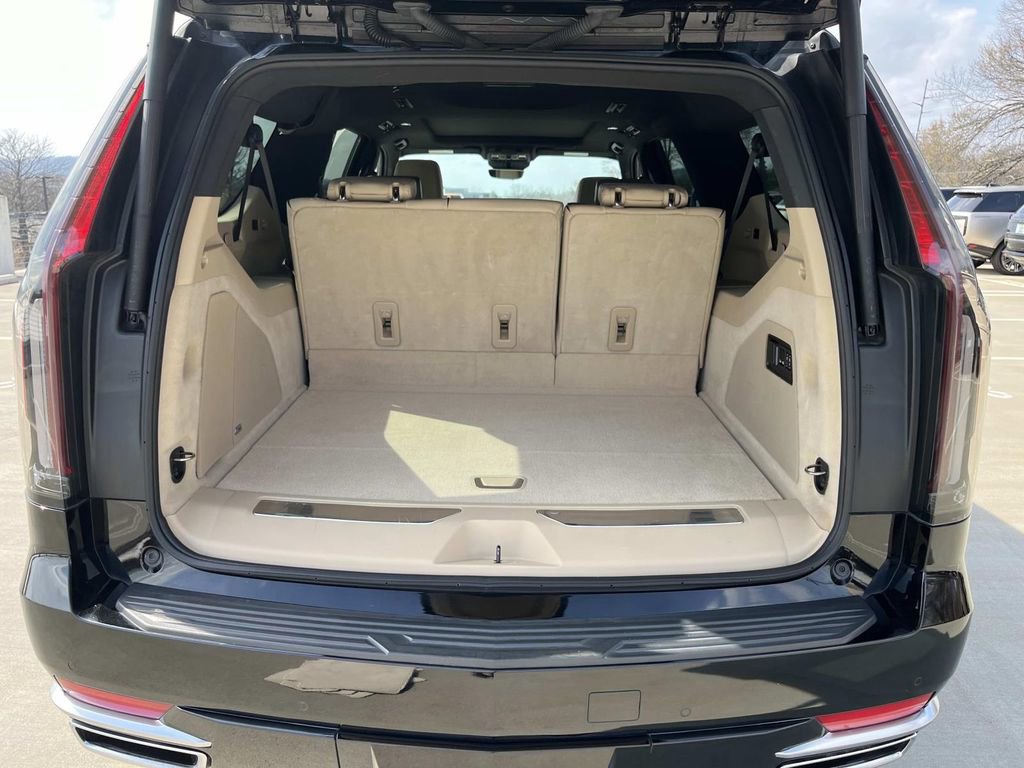 Certified 2024 Cadillac Escalade ESV Premium Luxury image 12