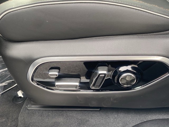 New 2025 Jeep Grand Cherokee L Summit image 17