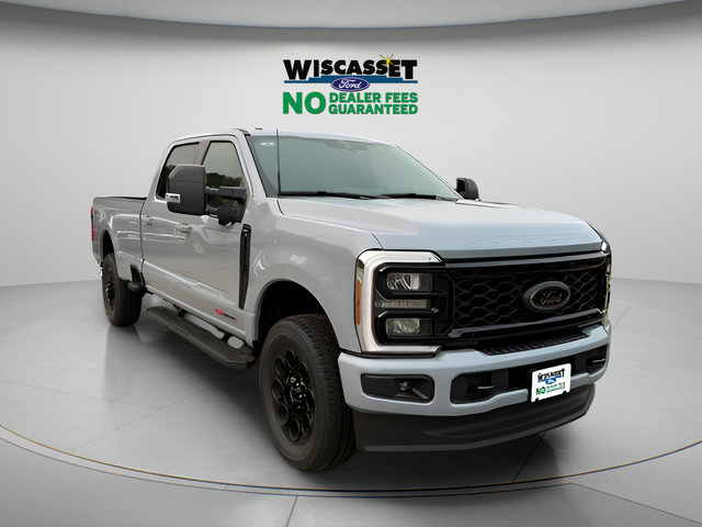 New 2026 Ford F250 Lariat w/ Black Appearance Package