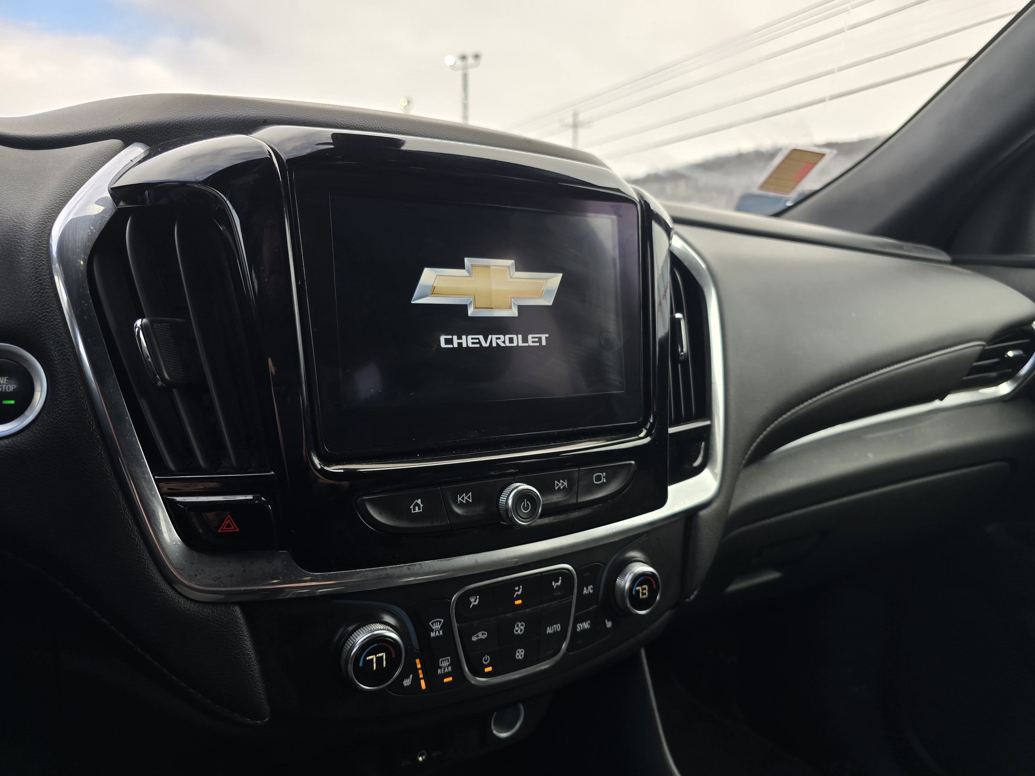 Used 2023 Chevrolet Traverse LT image 13