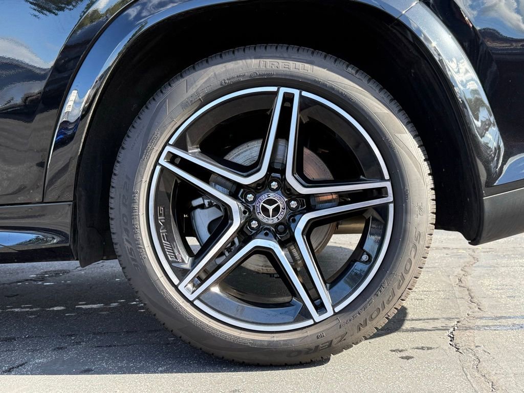 Used 2025 Mercedes-Benz GLS 450 4MATIC image 16