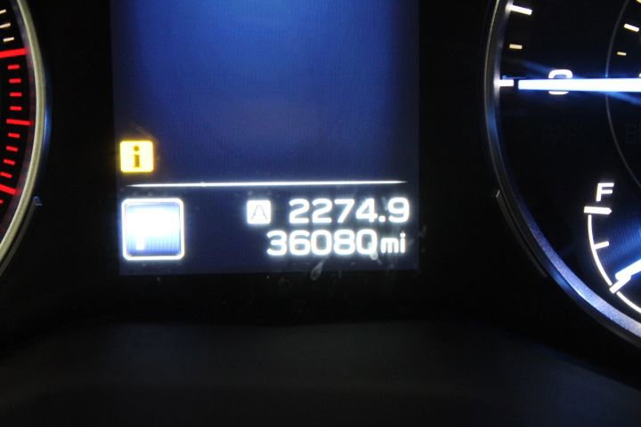 Used 2022 Subaru Ascent Limited w/ Technology Package image 6