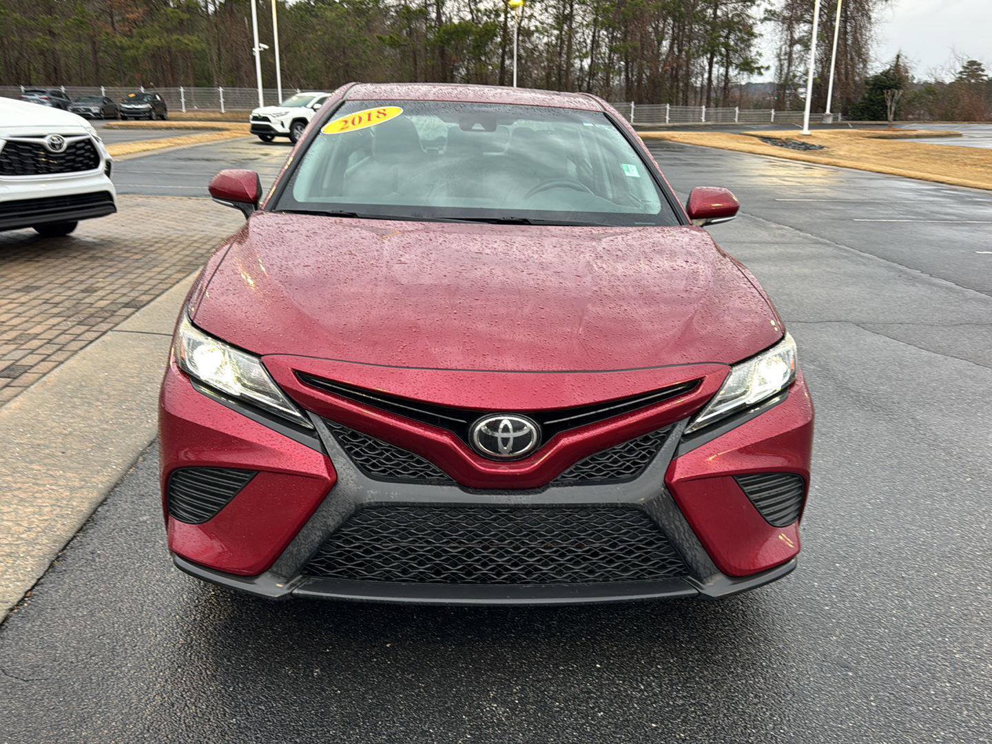 Used 2018 Toyota Camry SE w/ Convenience Package image 7