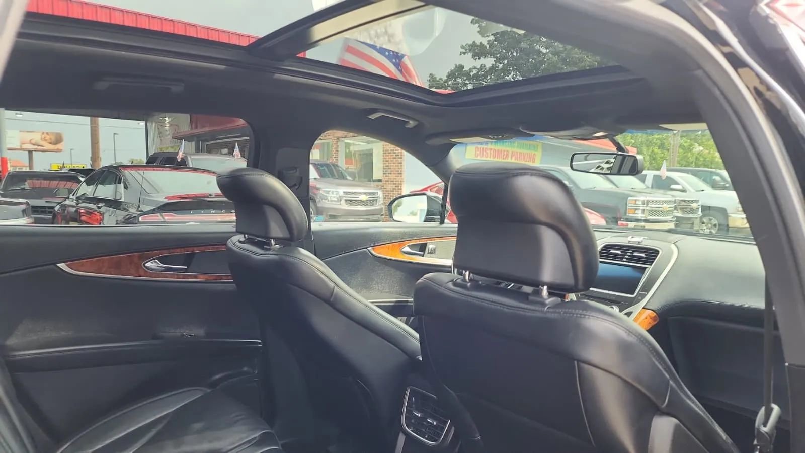 Used 2018 Lincoln MKX Reserve image 11