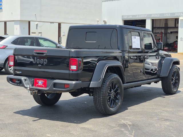 Used 2025 Jeep Gladiator Sport AWD/4WD image 6