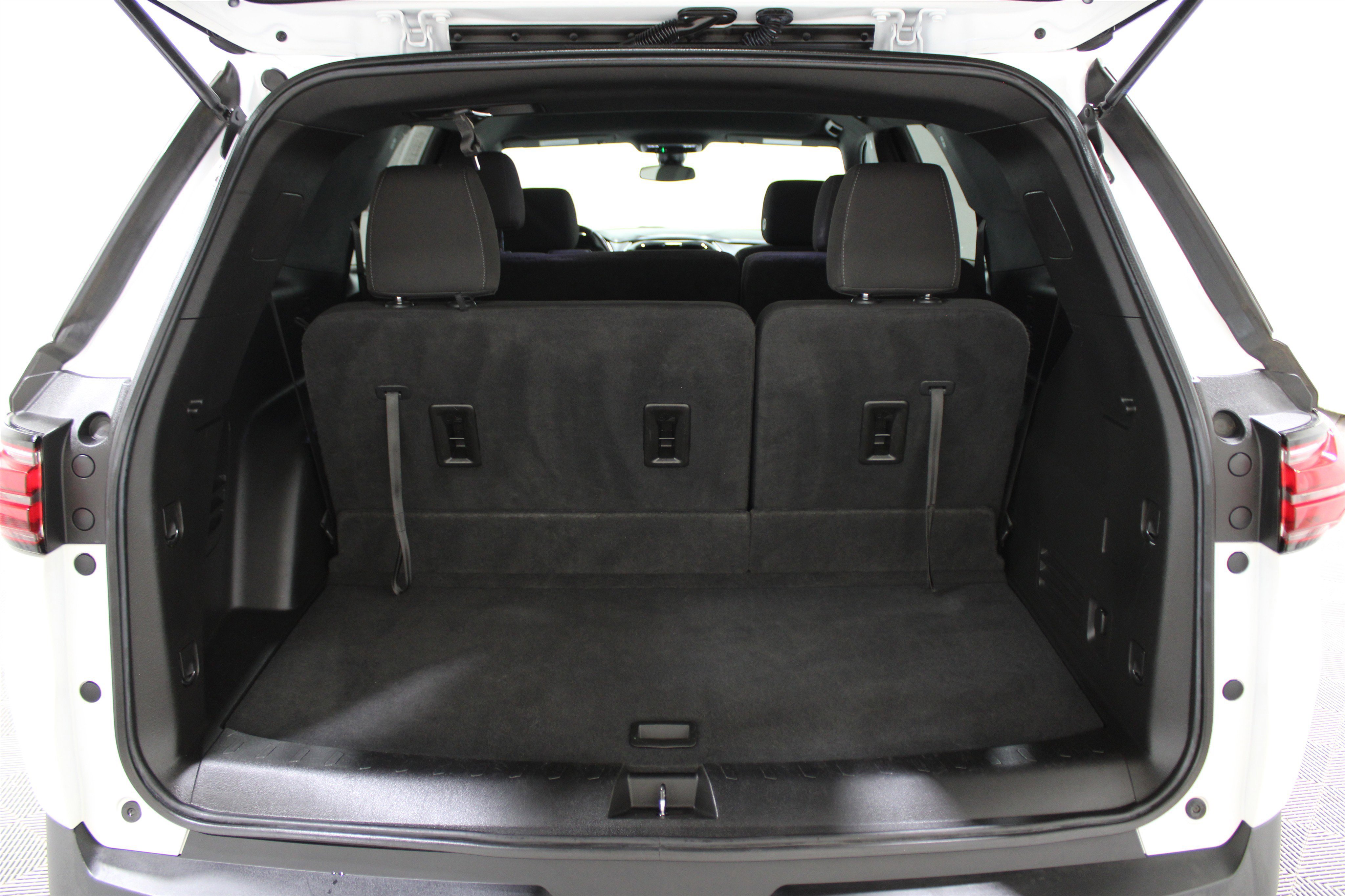 Used 2023 Chevrolet Traverse LT image 26