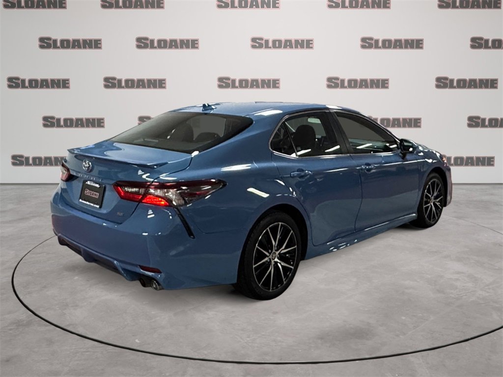 Used 2024 Toyota Camry SE image 5