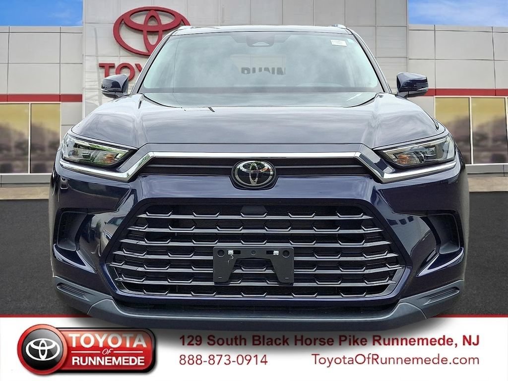 Certified 2024 Toyota Grand Highlander AWD image 2