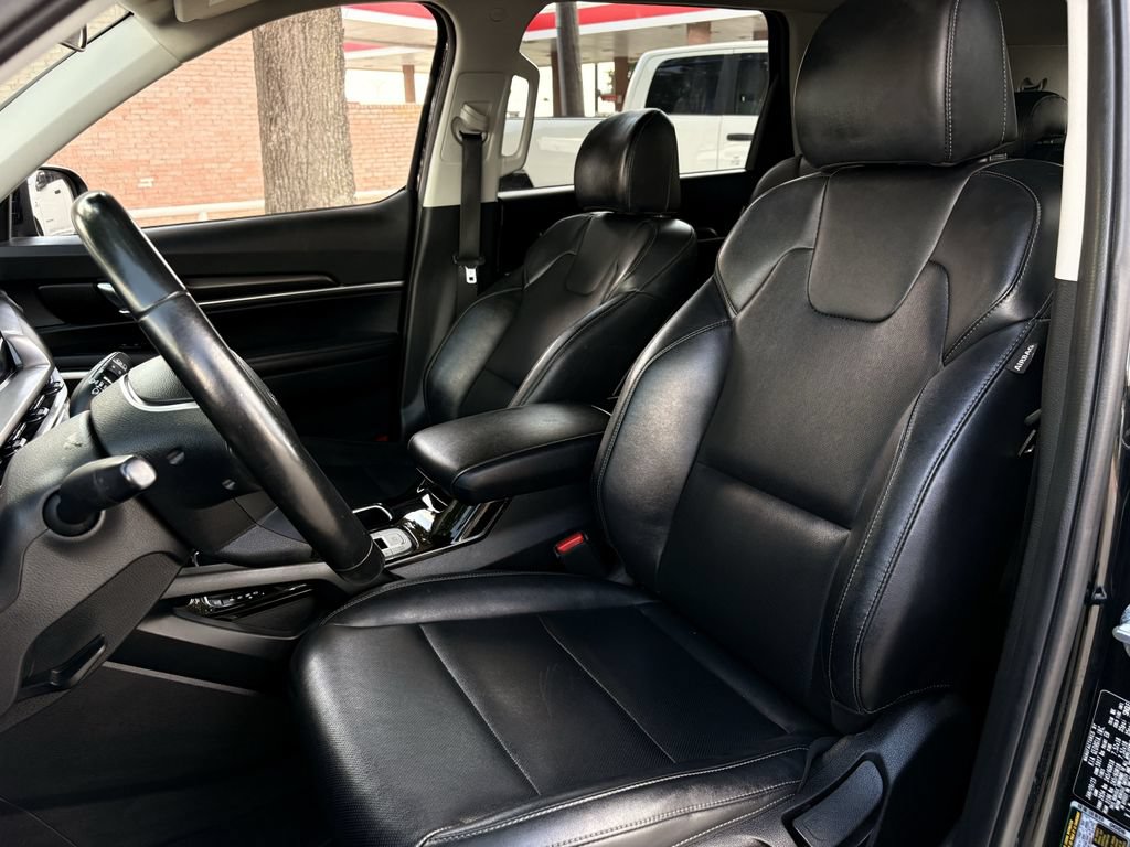 Used 2023 Kia Telluride LX AWD/4WD image 30