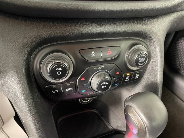 Used 2013 Dodge Dart Limited w/ Technology Group image 8