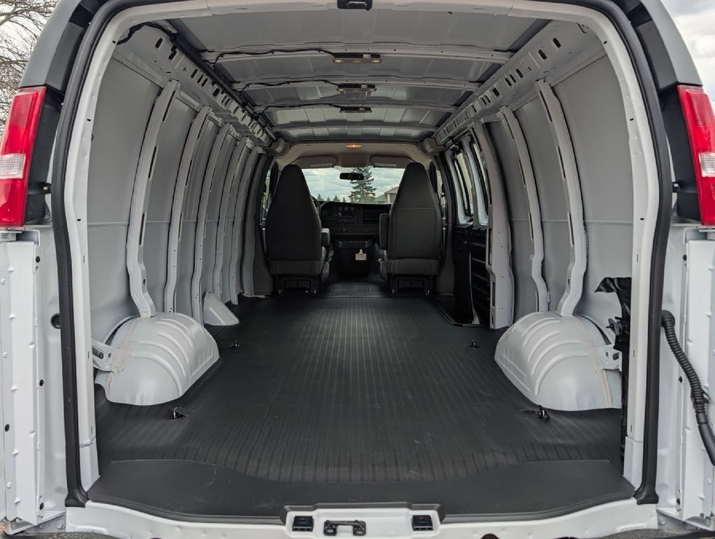 New 2026 GMC Savana 3500 Extended RWD image 28