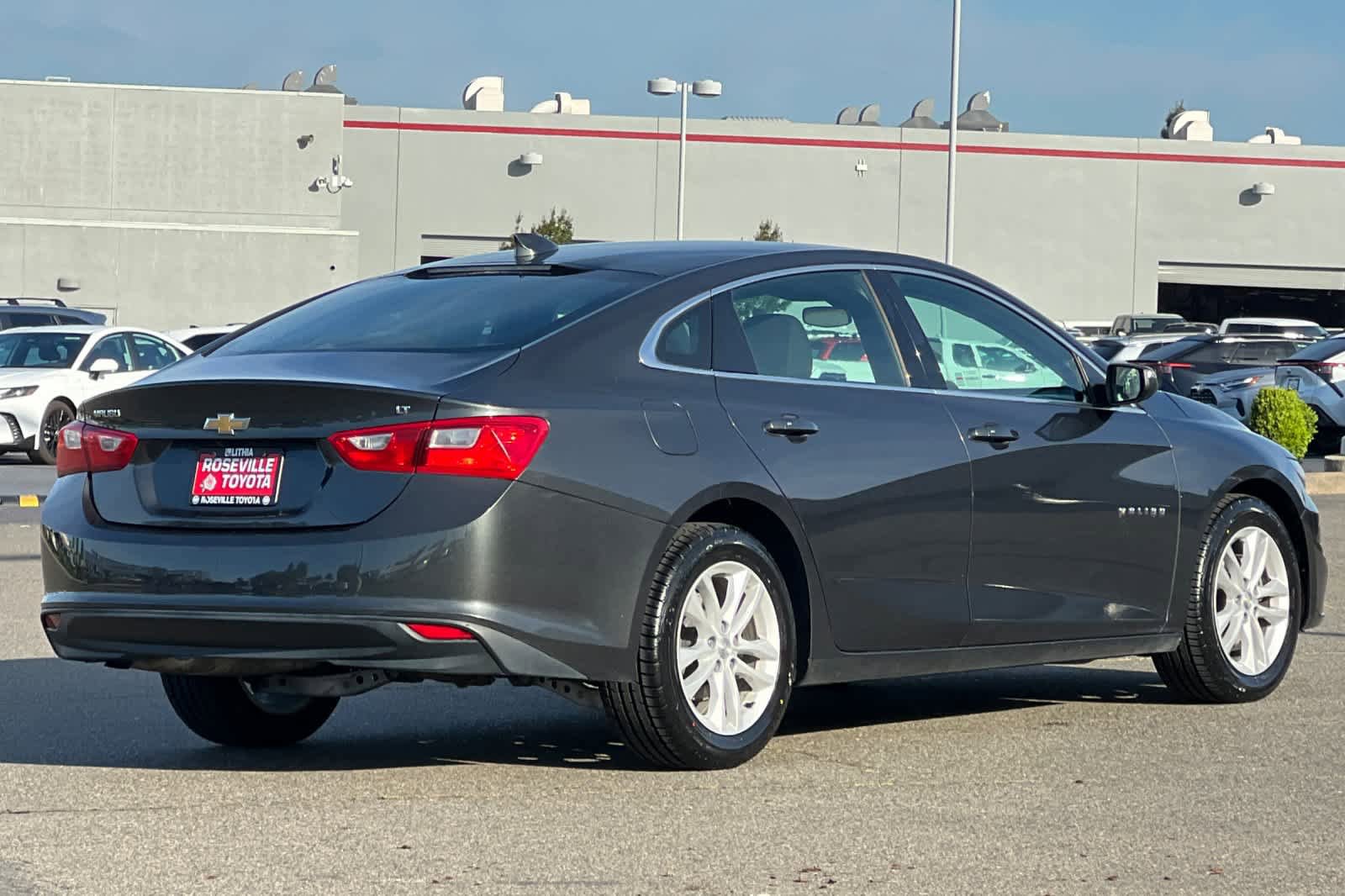 Used 2018 Chevrolet Malibu LT FWD video 2