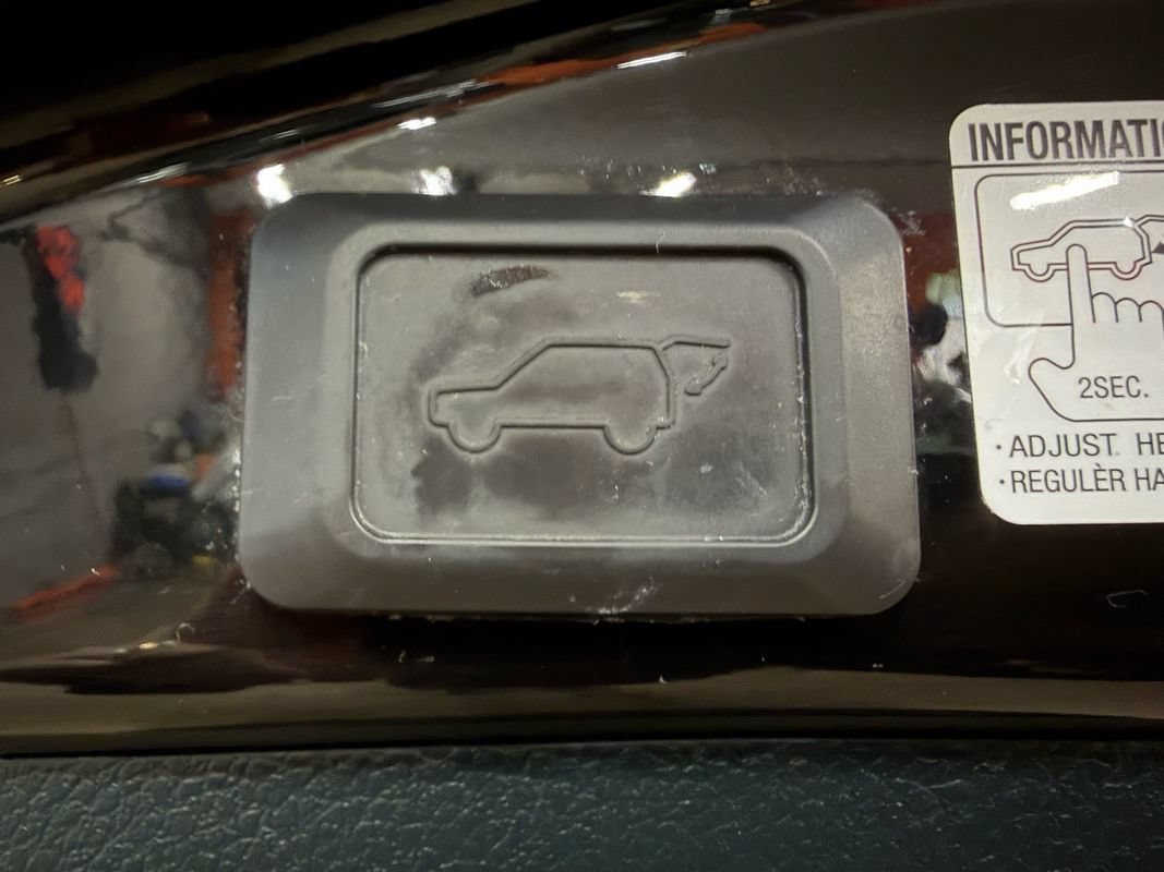 Used 2015 Toyota RAV4 Limited AWD/4WD image 23