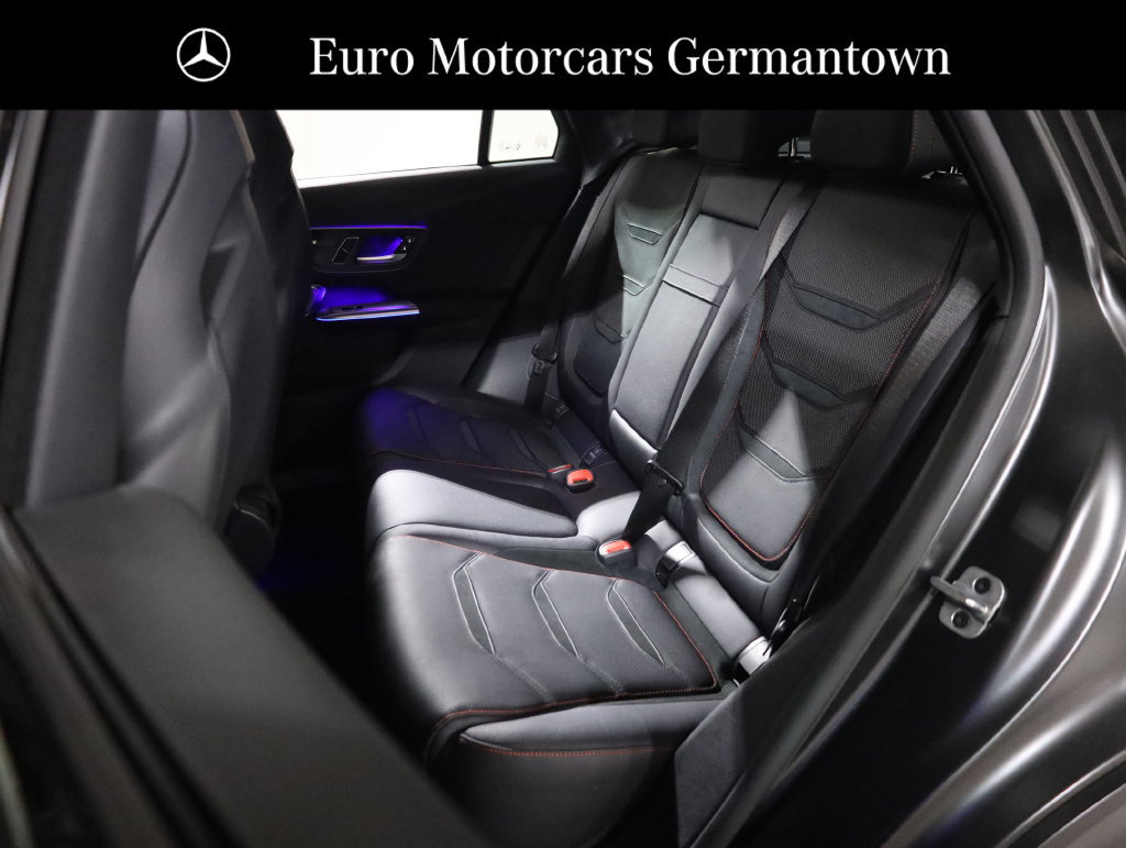 Used 2025 Mercedes-Benz GLC 43 AMG 4MATIC image 32