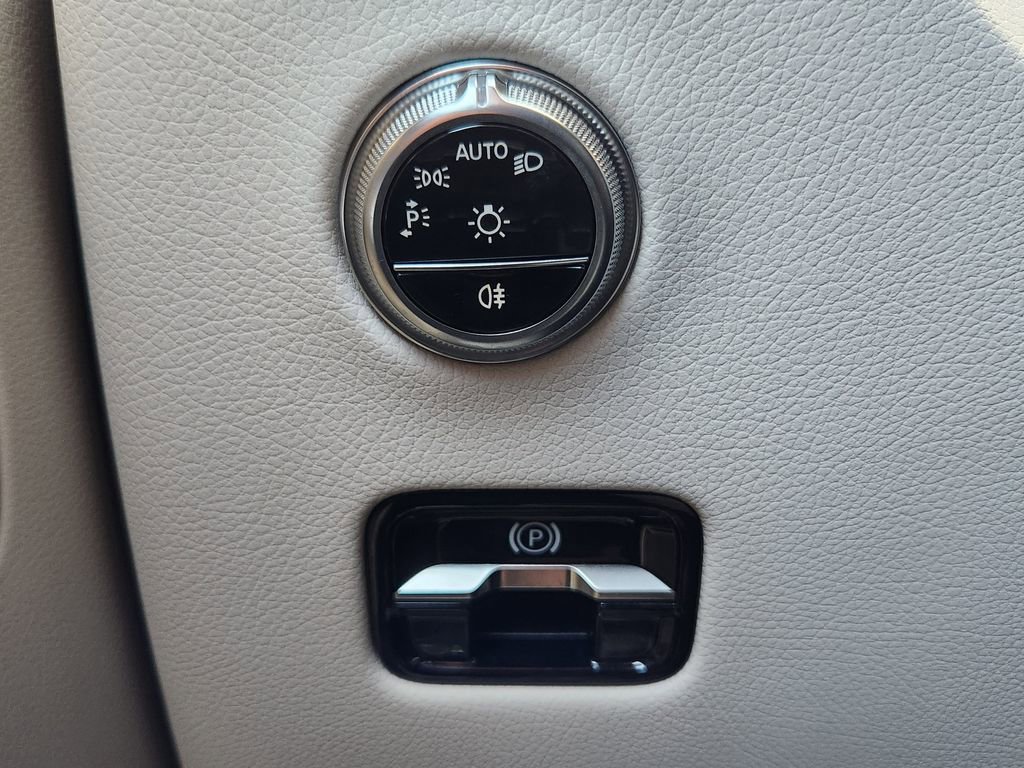 Used 2026 Mercedes-Benz GLC 300 4MATIC image 21