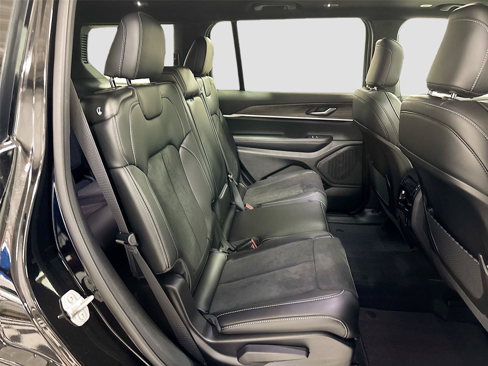 New 2026 Jeep Grand Cherokee L 4WD image 29