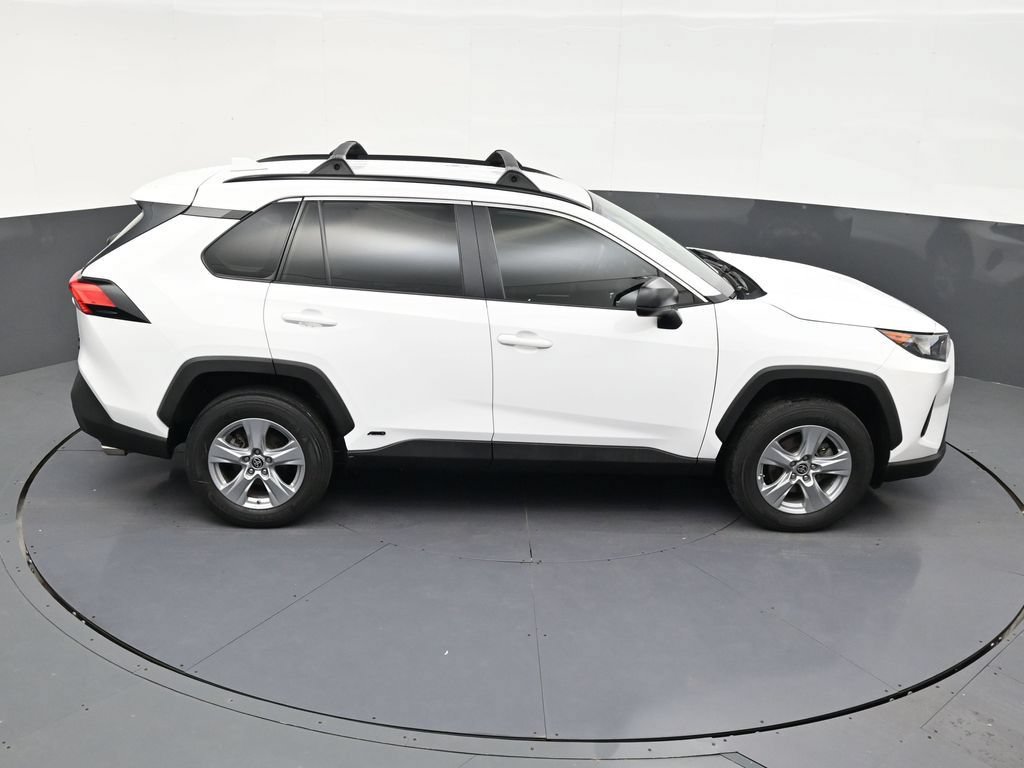 Used 2022 Toyota RAV4 LE AWD/4WD image 18