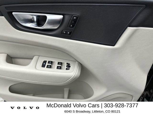 Certified 2022 Volvo XC60 B5 Momentum AWD/4WD image 13