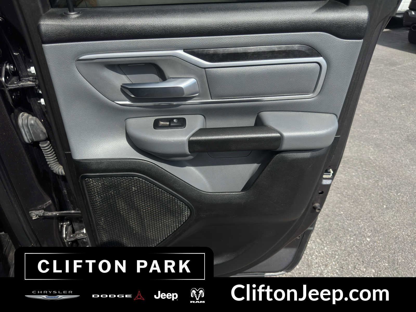 Used 2022 RAM 1500 Big Horn AWD/4WD image 17