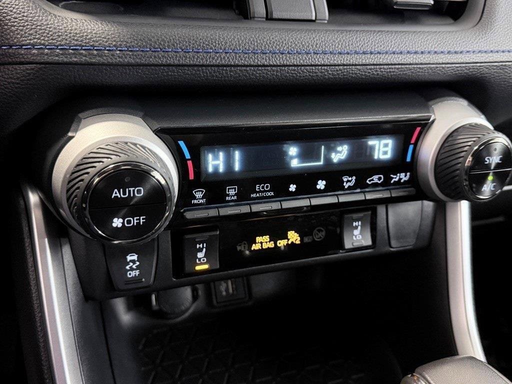 Used 2024 Toyota RAV4 SE image 26