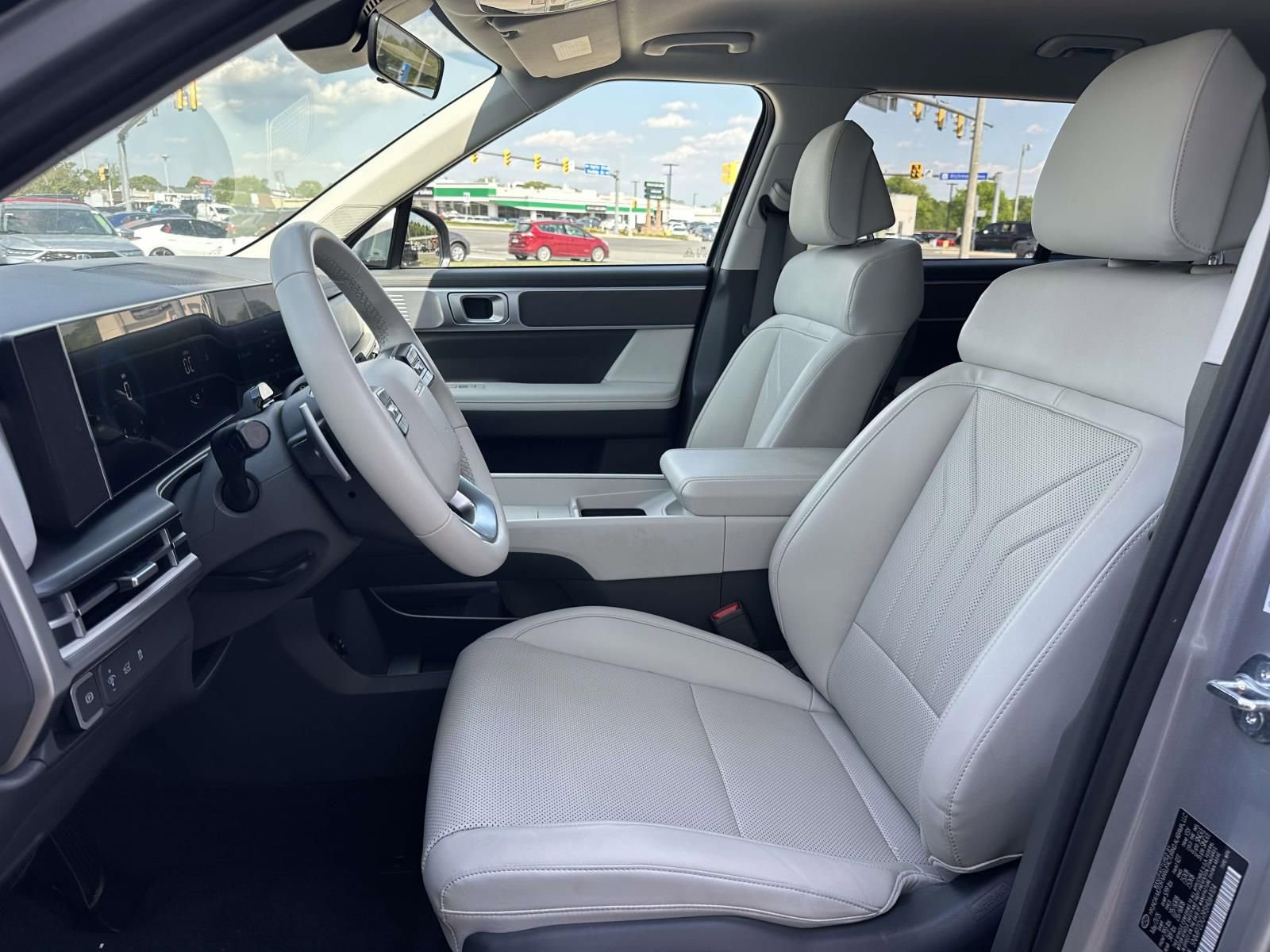 Used 2025 Hyundai Santa Fe SEL AWD/4WD image 16