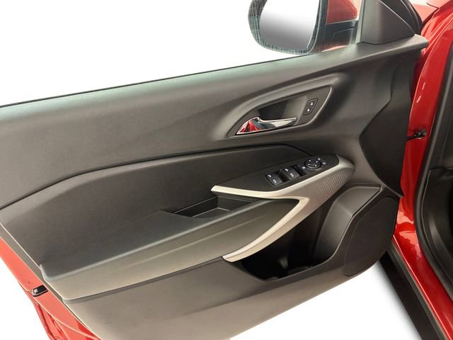 Used 2024 Chevrolet Trax LS w/ LS Convenience Package image 13