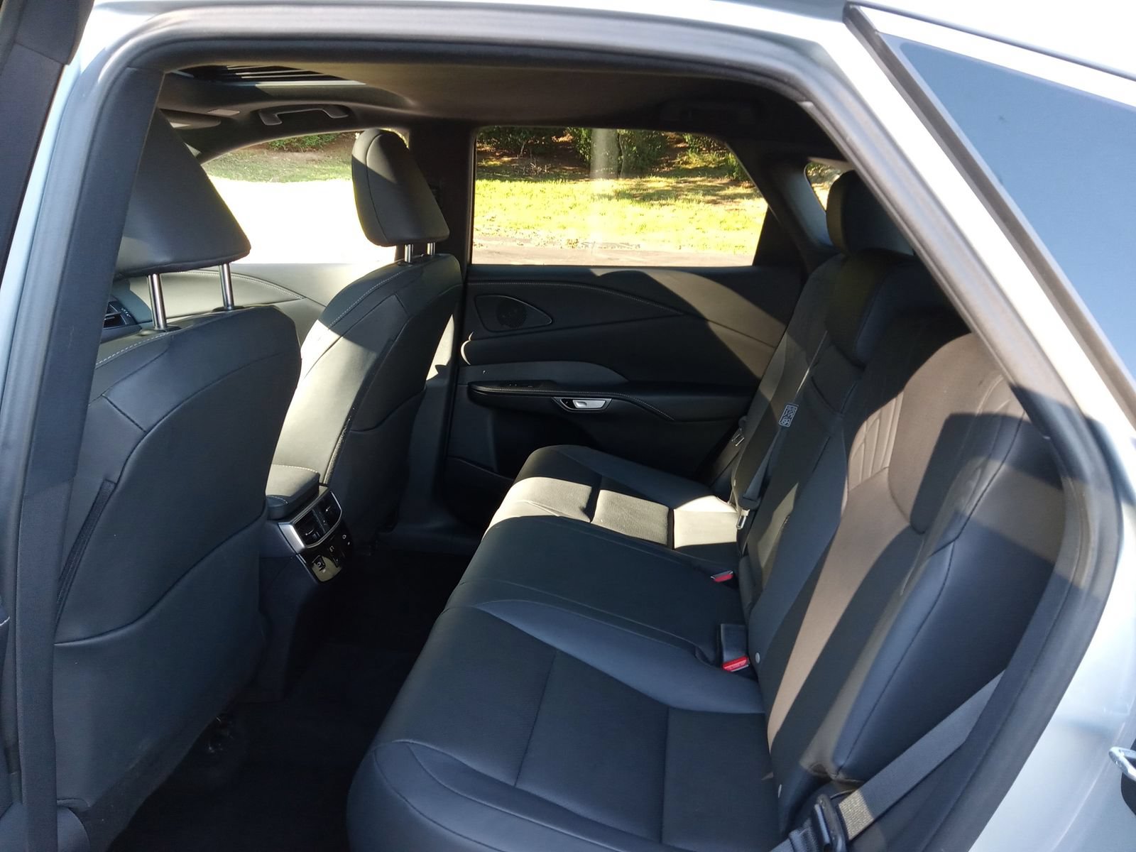 Used 2023 Lexus RX 350 Premium w/ Accessory Package AWD/4WD image 24