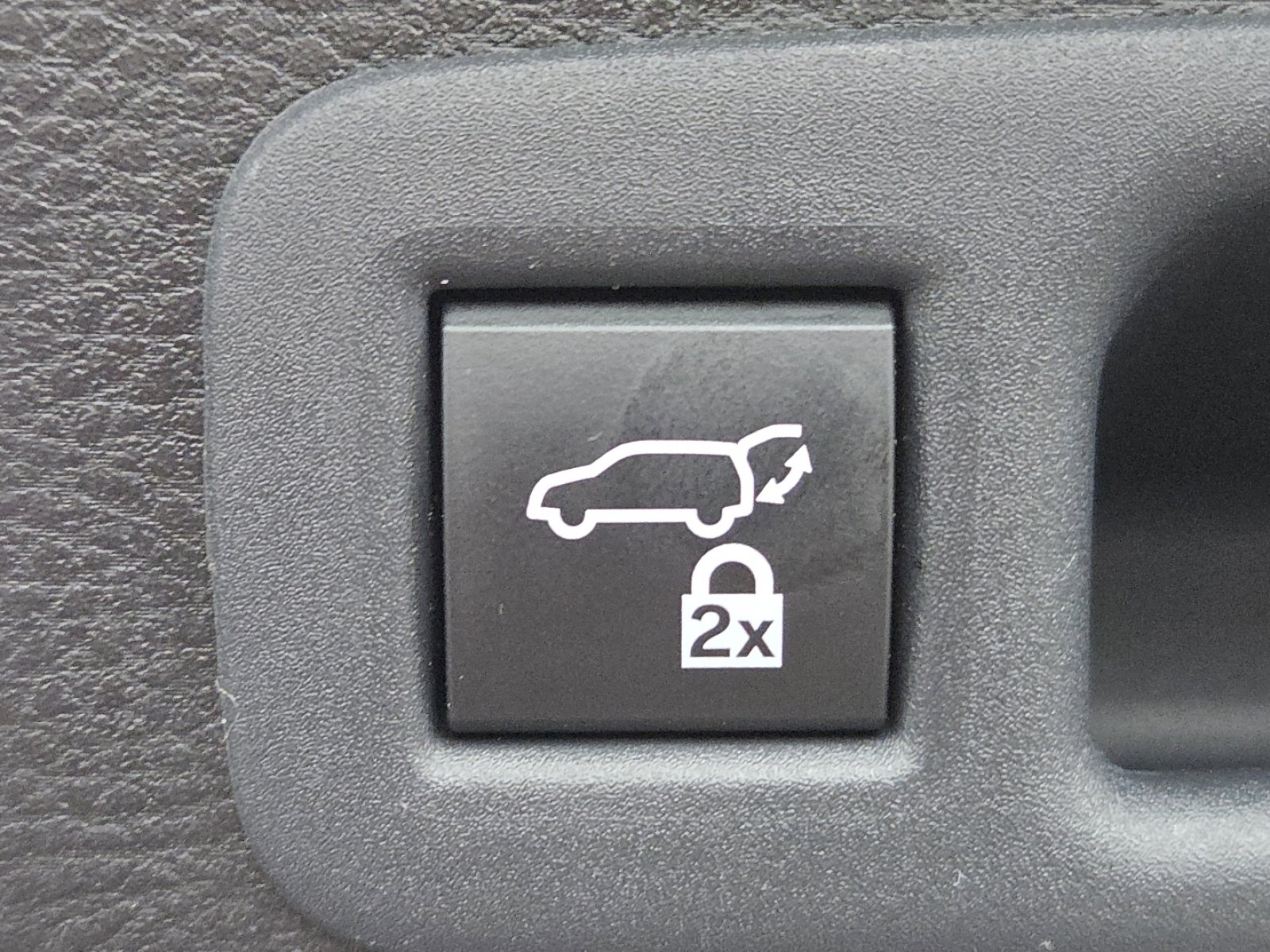 Used 2021 Toyota Sienna XLE w/ XLE Plus Package image 21