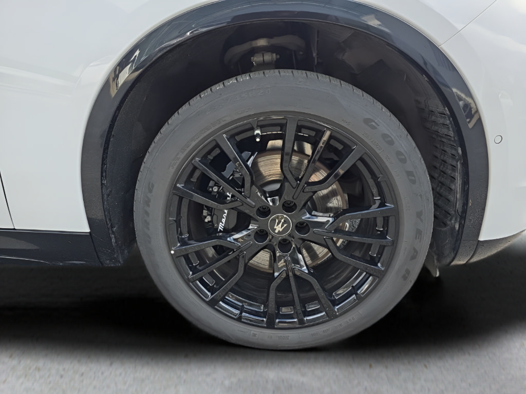 New 2025 Maserati Grecale Modena AWD/4WD image 13